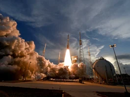 Why Are Thousands Rushing Into SpaceX?